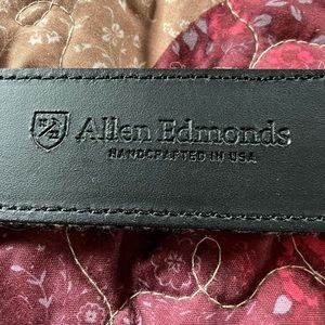 Allen Edmonds leather belt in excellent condition size 38